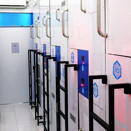 Tamu Capsule Hotel Kejayan Экстерьер фото